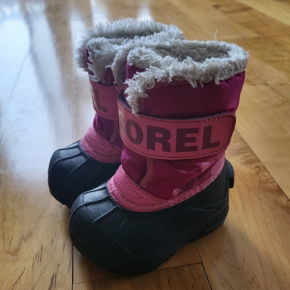 Girls Toddler Sorel Boots, Size 4